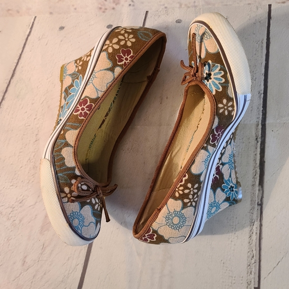 REBELS SNEAKER STYLE WEDGES. - Picture 8 of 9